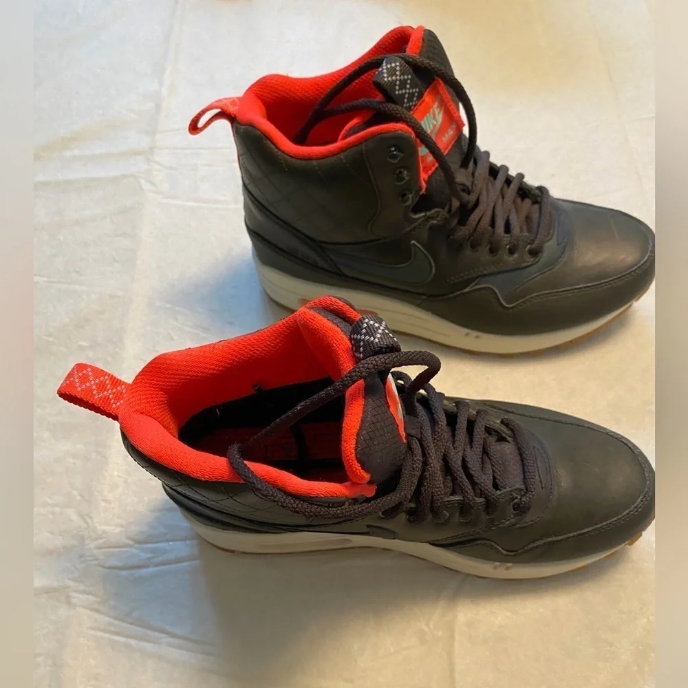 Nike Air Max 1 Mid Sneakerboot Women's Size 7.5 807307-300 Sequoia Crimson